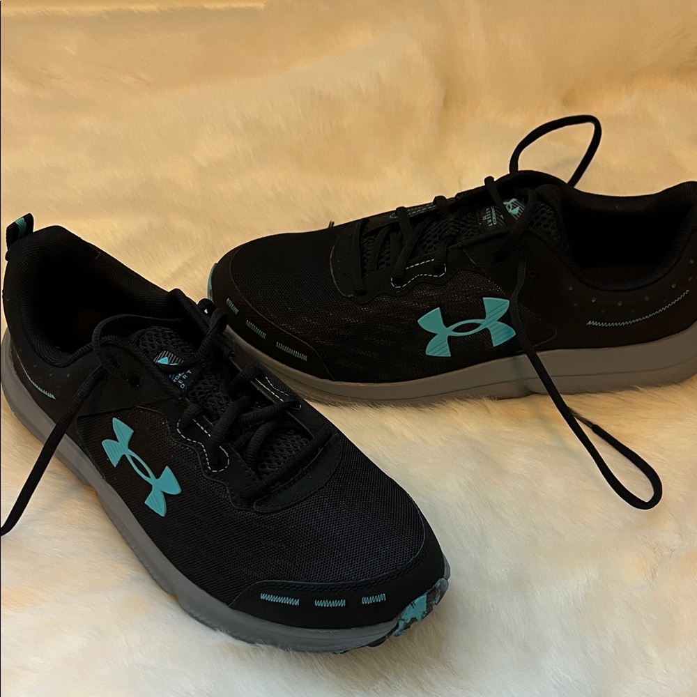 Under Armour Black and Teal Athletic Shoes